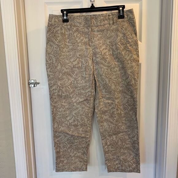 Tommy Bahama Capris - Picture 2 of 5